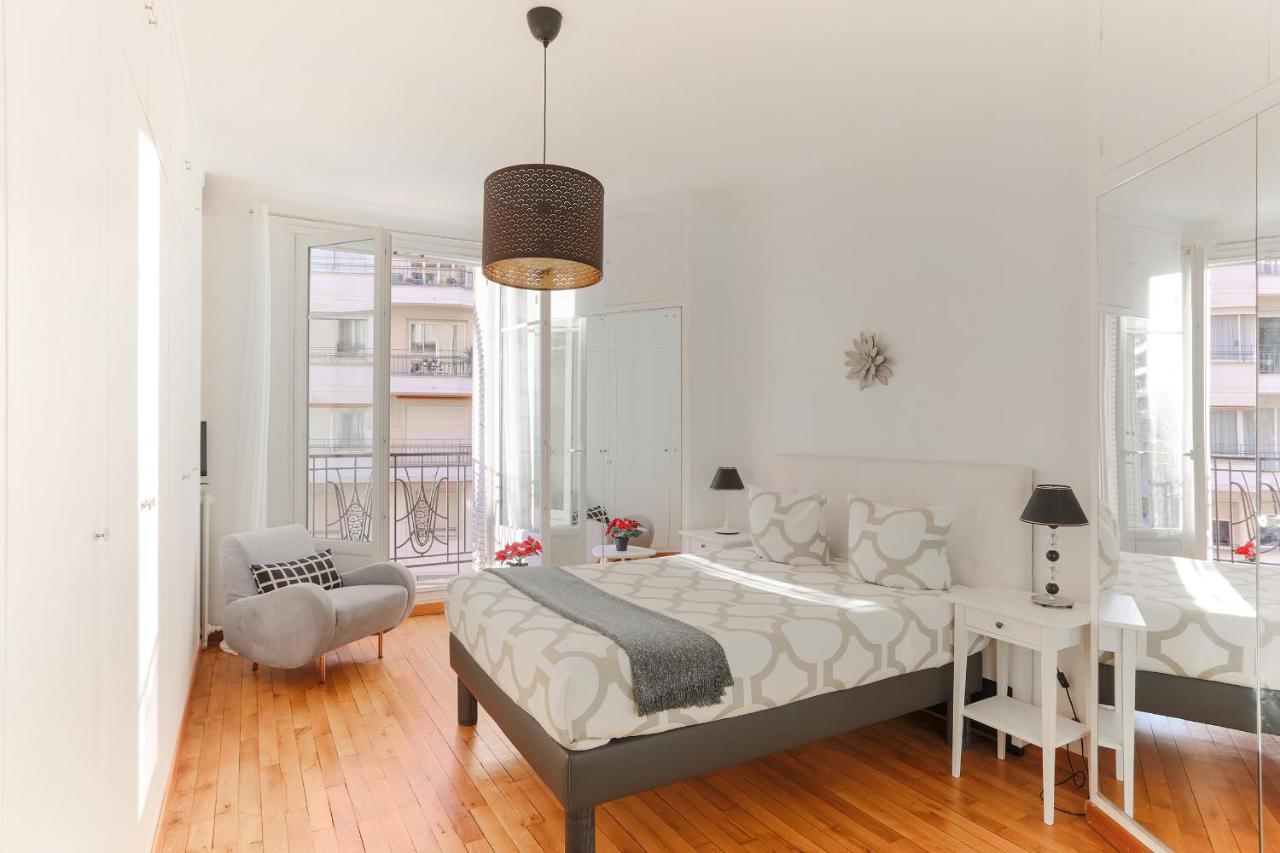 Appartement Place Du Trocadero Paris Bagian luar foto