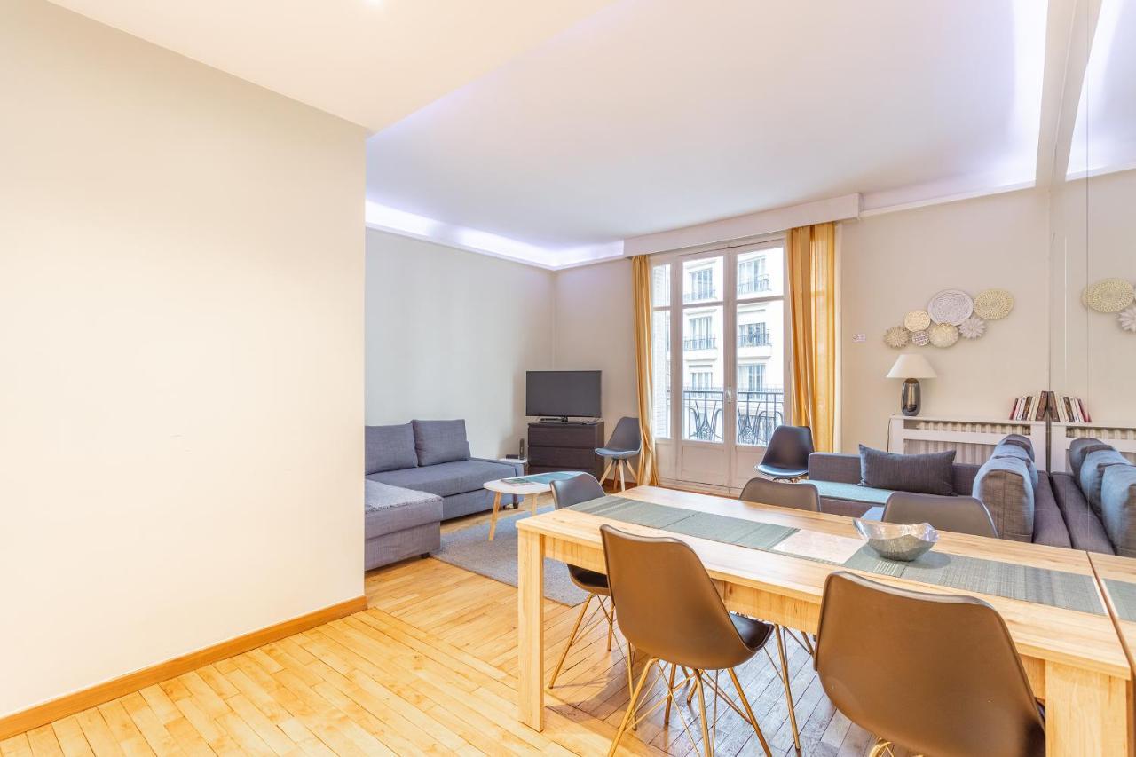Appartement Place Du Trocadero Paris Bagian luar foto